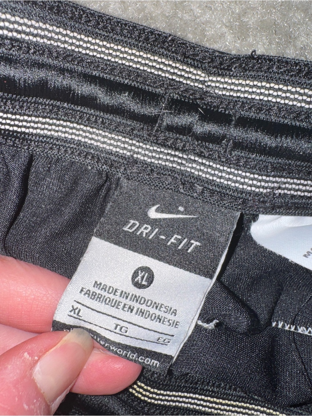 Nike Men's Black Athletic Shorts with White Drawstring Y2K 2014 XL - Picture 3 of 4